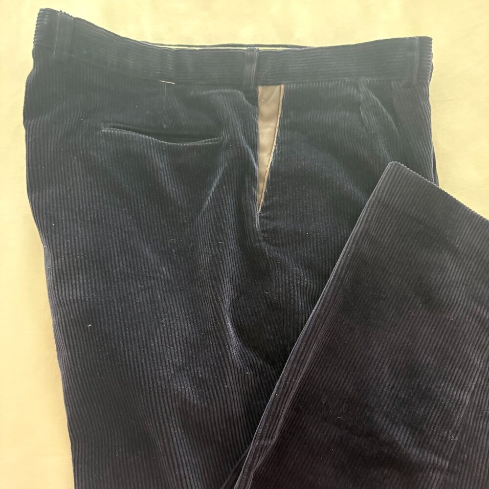 Orvis Corduroys 44x34 Leather Accent pockets